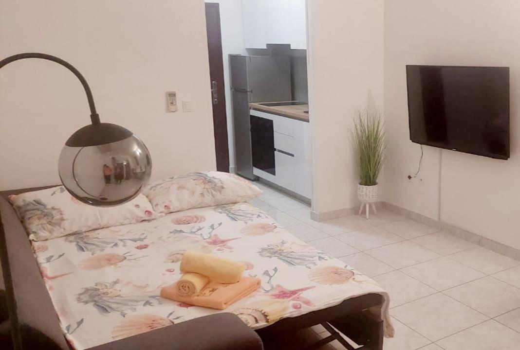 Mihaela Studio Apartmans 150M Near The Beach Каштела Экстерьер фото