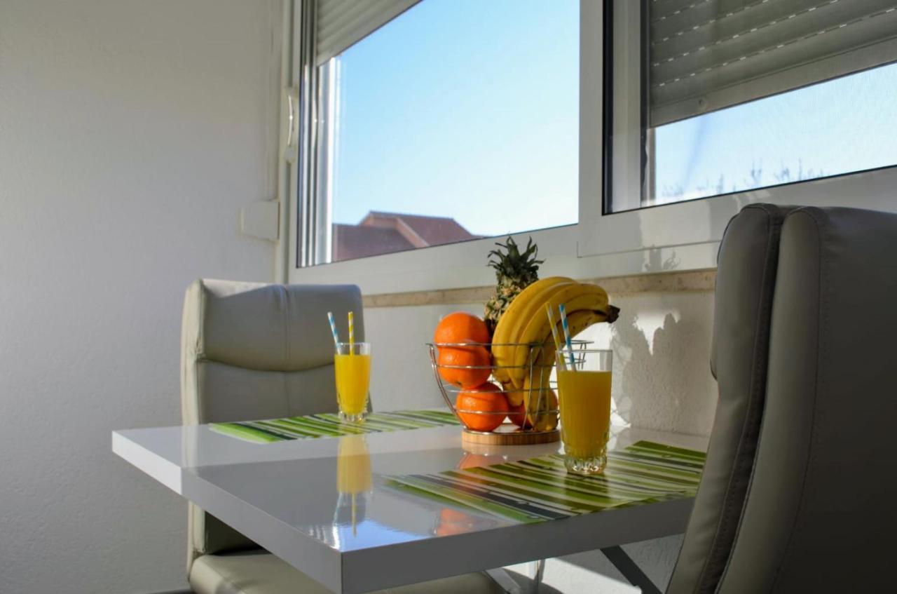Mihaela Studio Apartmans 150M Near The Beach Каштела Экстерьер фото