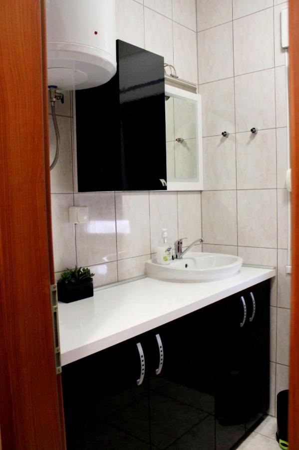 Mihaela Studio Apartmans 150M Near The Beach Каштела Экстерьер фото