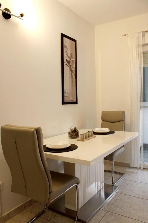 Mihaela Studio Apartmans 150M Near The Beach Каштела Экстерьер фото