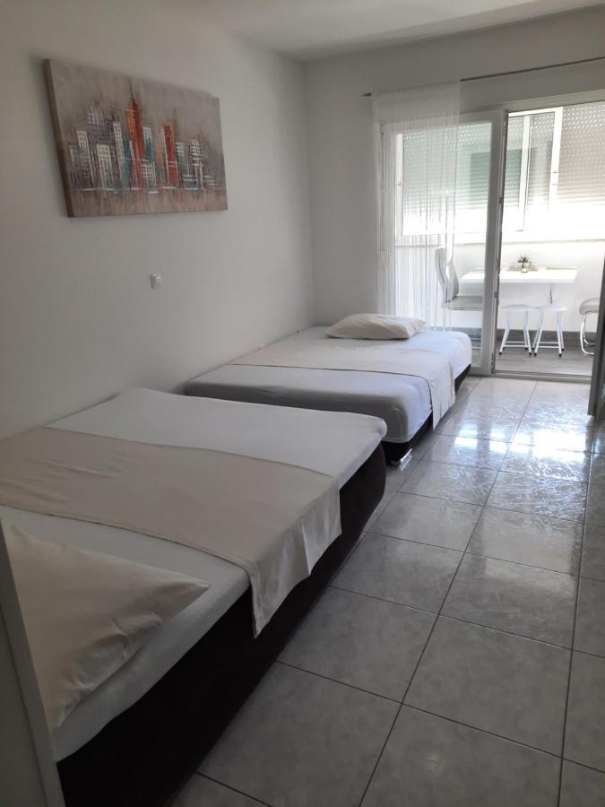 Mihaela Studio Apartmans 150M Near The Beach Каштела Экстерьер фото